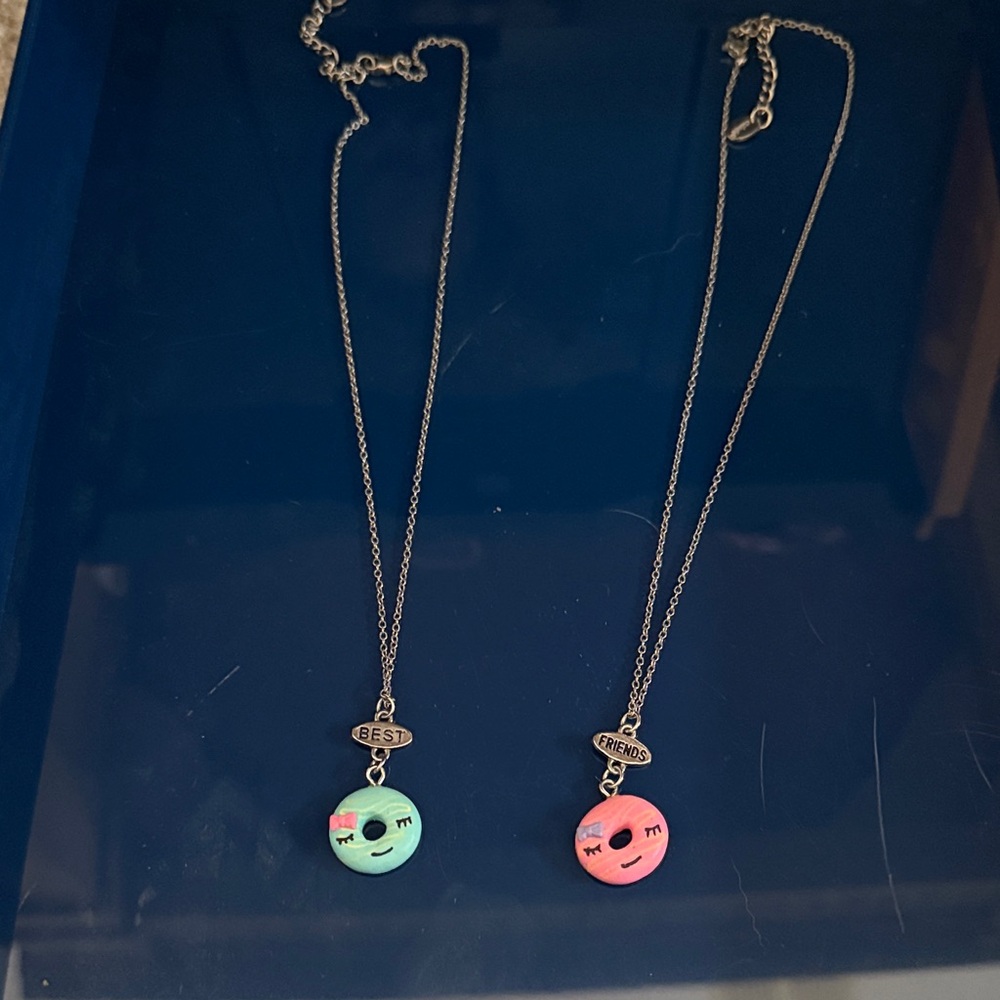 Best Friends Emoji Pendant Necklace Set